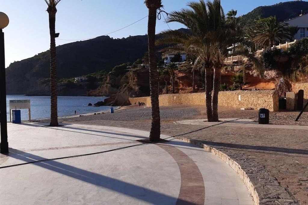 House In The Center Of Albir, 2 Min Walk From The Beach 阿尔比尔 外观 照片